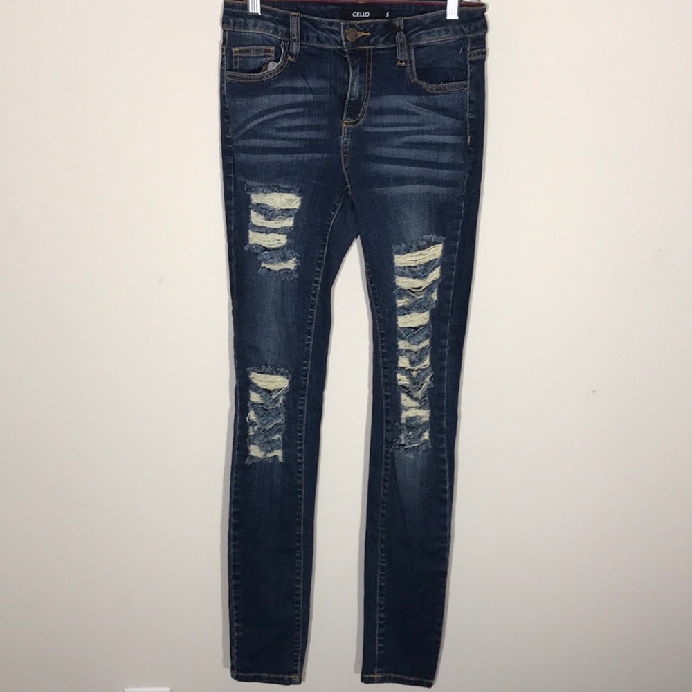 Distressed skinny jeans Dark Blue. NWT Sz 5